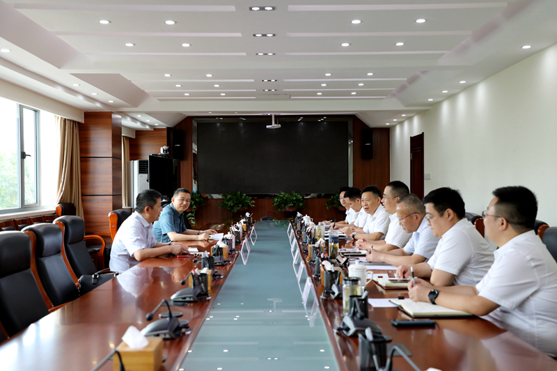 建工控股黨委委員、總會(huì)計(jì)師王淑德赴公司調(diào)研 - 副本